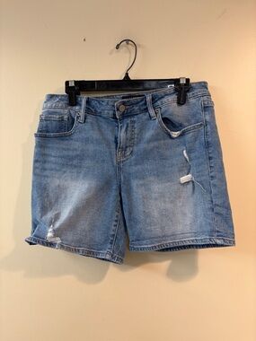 Lucky Brand  Los Angeles Light Blue Distressed Denim  The roll up Shorts